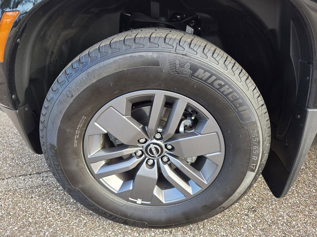 2025 Nissan Frontier SV