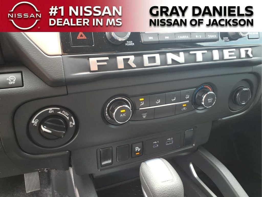 2025 Nissan Frontier SV