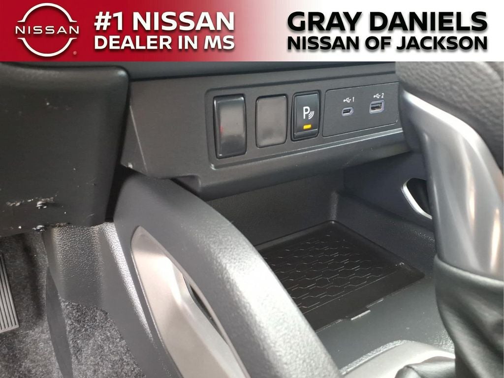 2025 Nissan Frontier SV