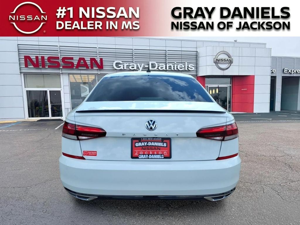 2020 Volkswagen Passat 2.0T R-Line