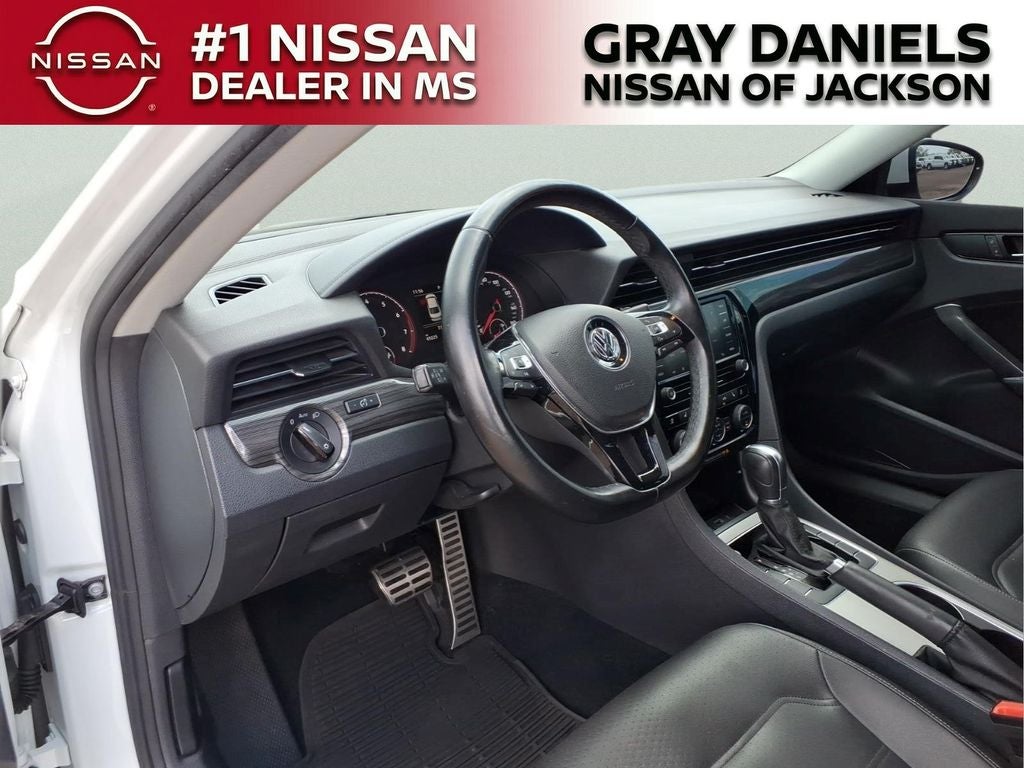 2020 Volkswagen Passat 2.0T R-Line