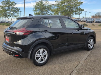 2025 Nissan Kicks Play S