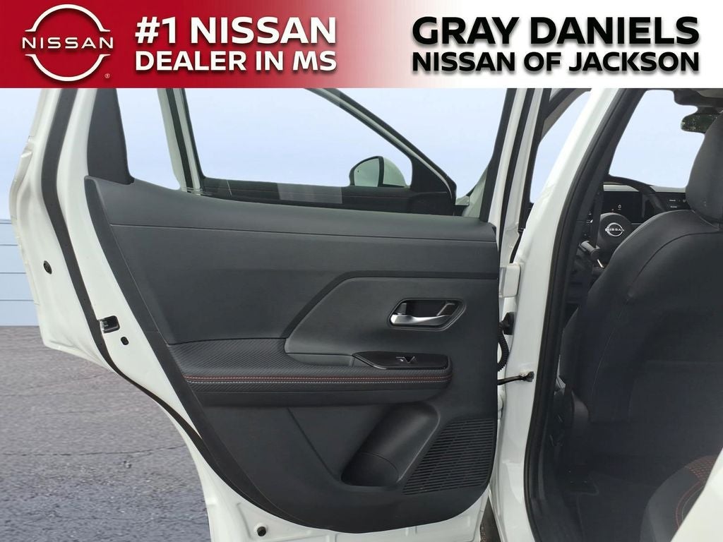 2025 Nissan Kicks SR