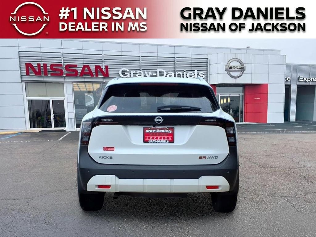 2025 Nissan Kicks SR
