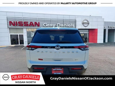 2024 Nissan Pathfinder SV