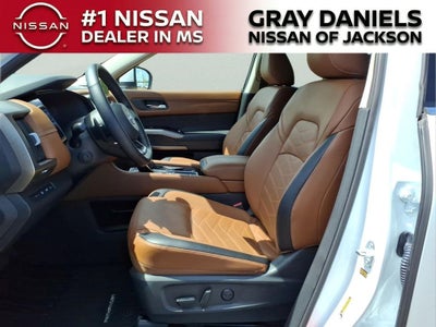 2025 Nissan Pathfinder Platinum