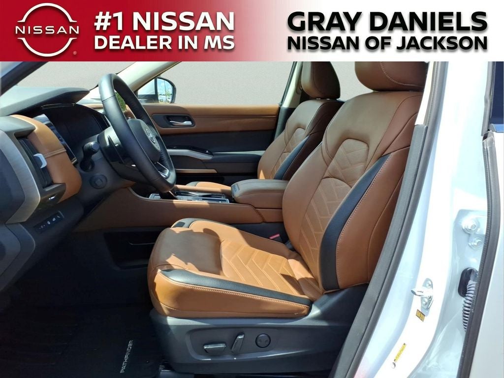 2025 Nissan Pathfinder Platinum