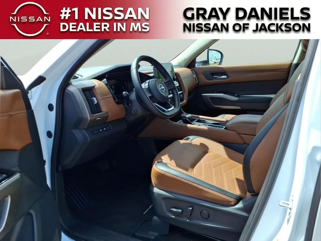 2025 Nissan Pathfinder Platinum