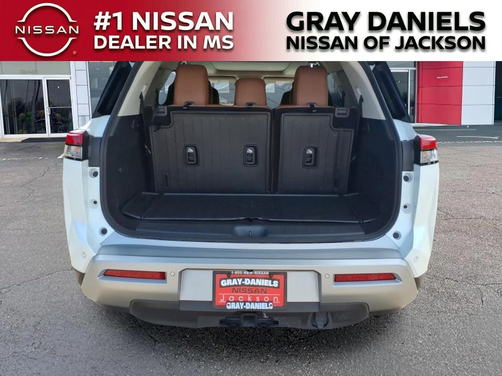 2025 Nissan Pathfinder Platinum