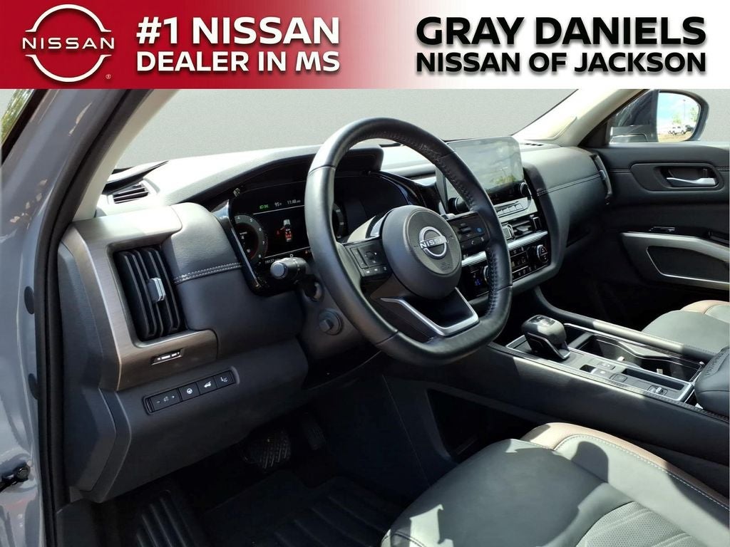 2025 Nissan Pathfinder Platinum