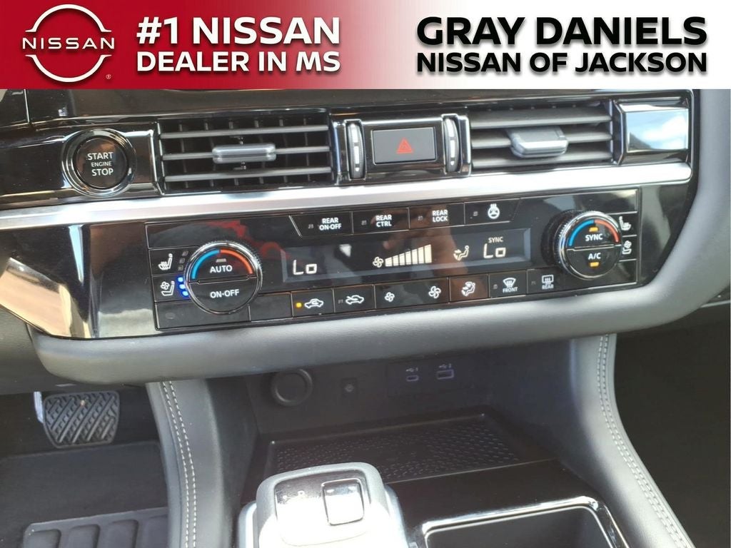 2025 Nissan Pathfinder Platinum