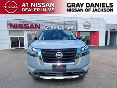 2025 Nissan Pathfinder Platinum