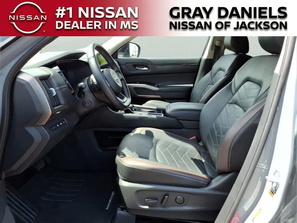 2025 Nissan Pathfinder Platinum