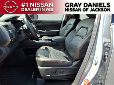 2025 Nissan Pathfinder Platinum