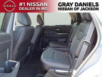 2025 Nissan Pathfinder Platinum