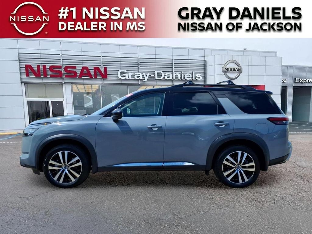 2025 Nissan Pathfinder Platinum