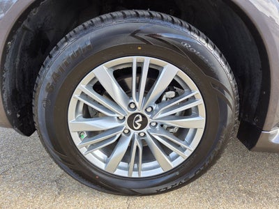 2024 INFINITI QX80 LUXE