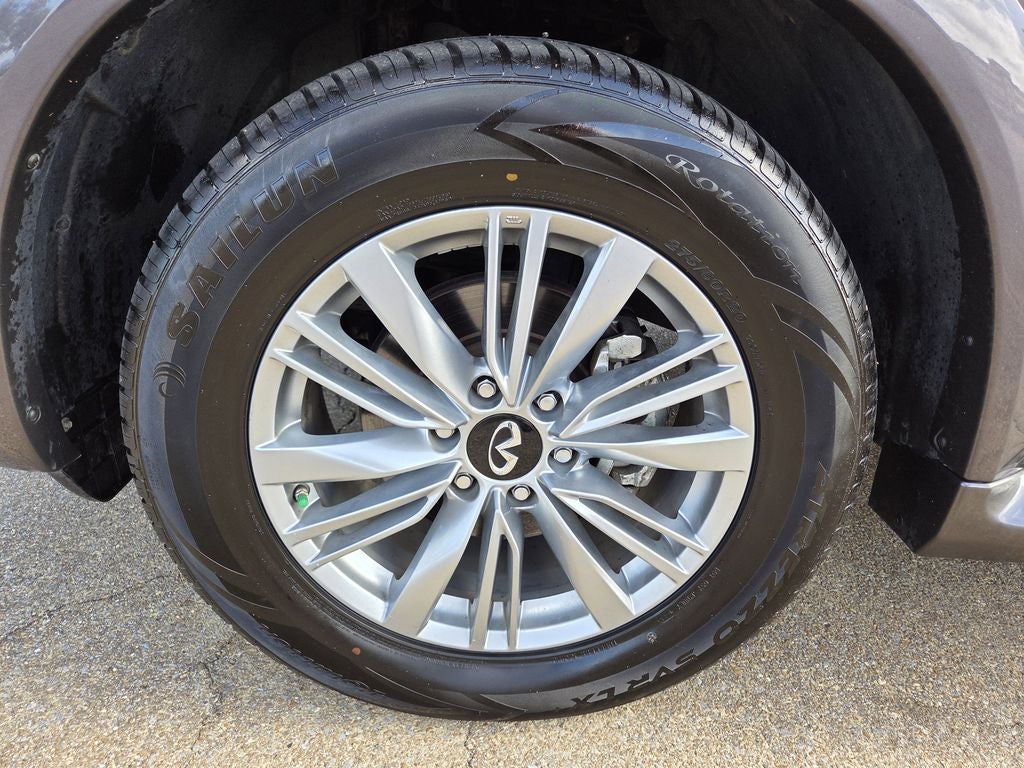 2024 INFINITI QX80 LUXE