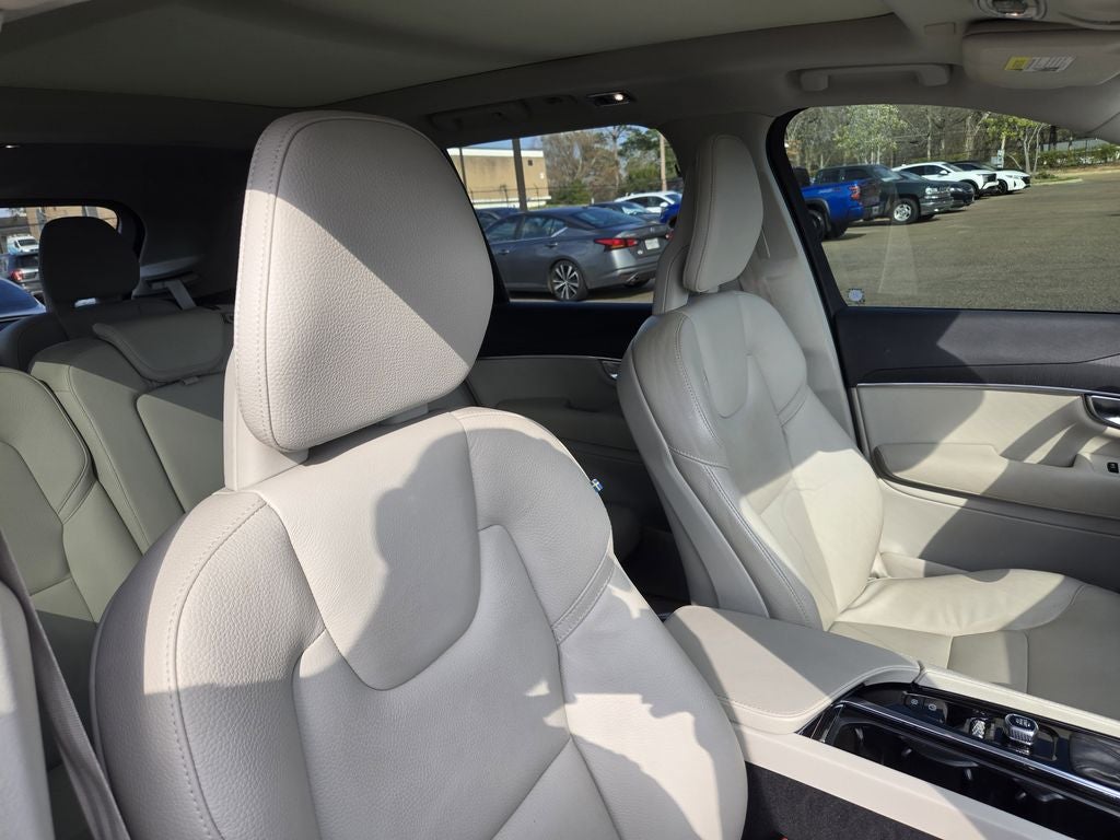2020 Volvo XC90 T5 Momentum