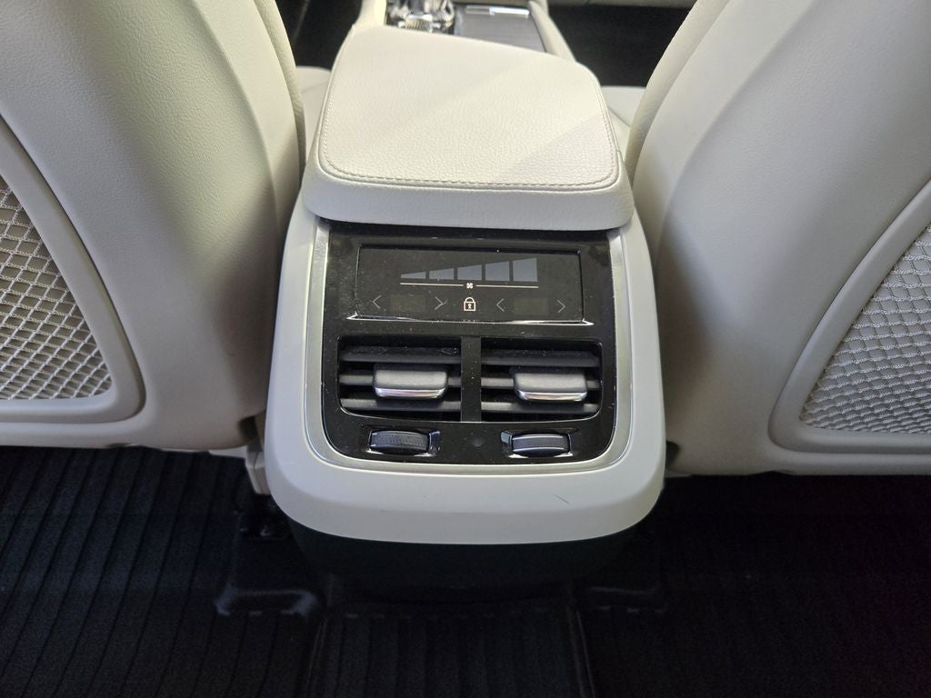 2020 Volvo XC90 T5 Momentum
