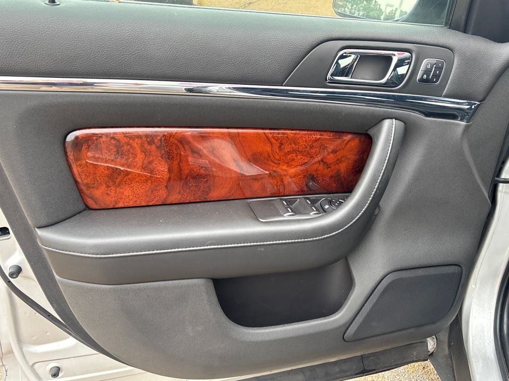 2014 Lincoln MKS Base