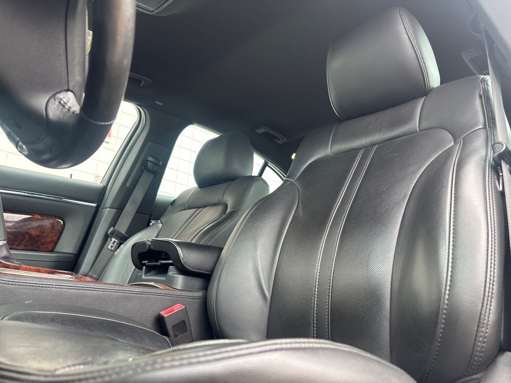 2014 Lincoln MKS Base