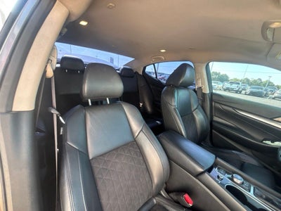 2017 Nissan Maxima SR