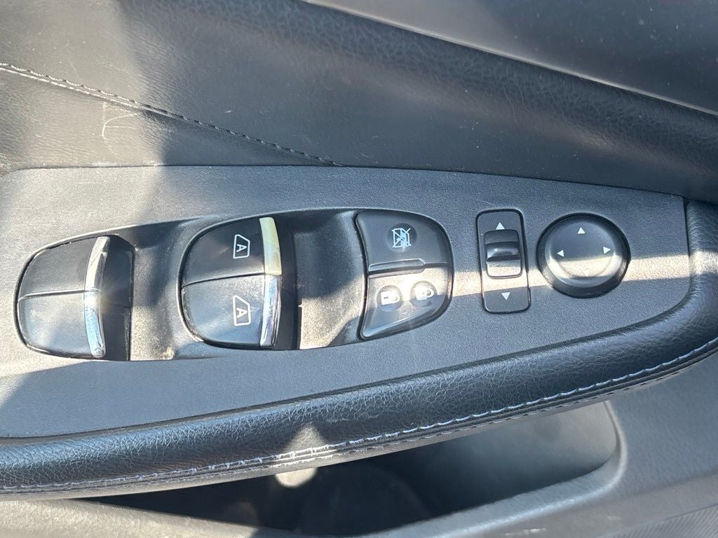 2017 Nissan Maxima SR