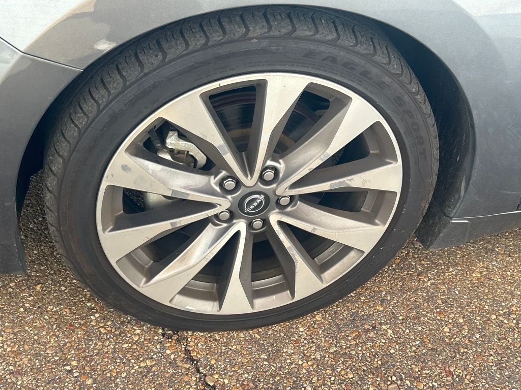 2023 Nissan Maxima Platinum