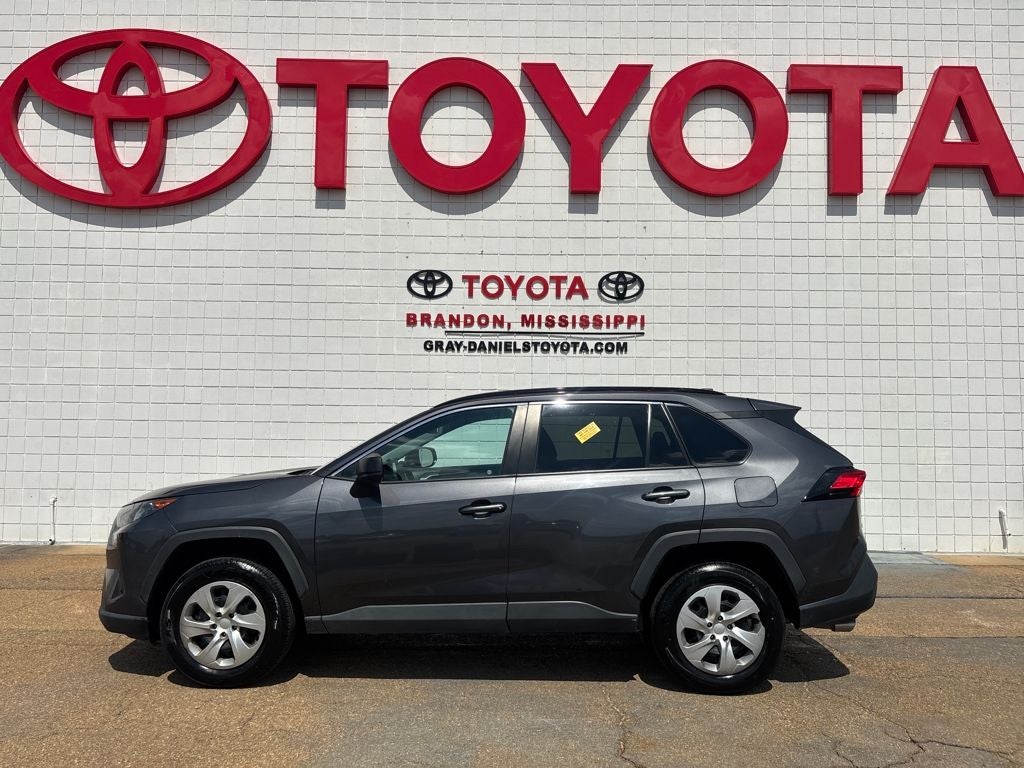 2020 Toyota RAV4 LE