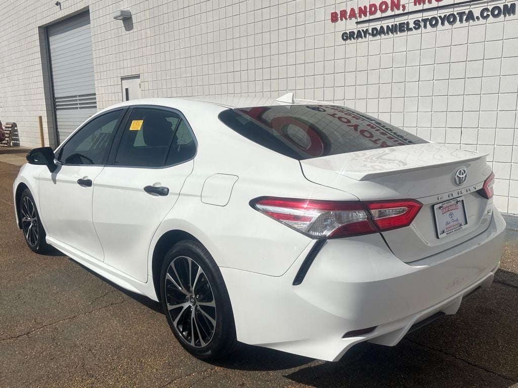 2020 Toyota Camry SE
