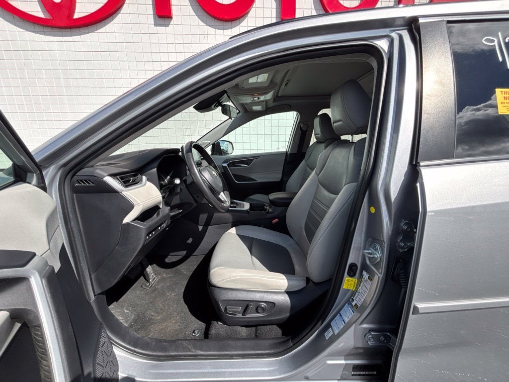 2021 Toyota RAV4 Hybrid XLE Premium
