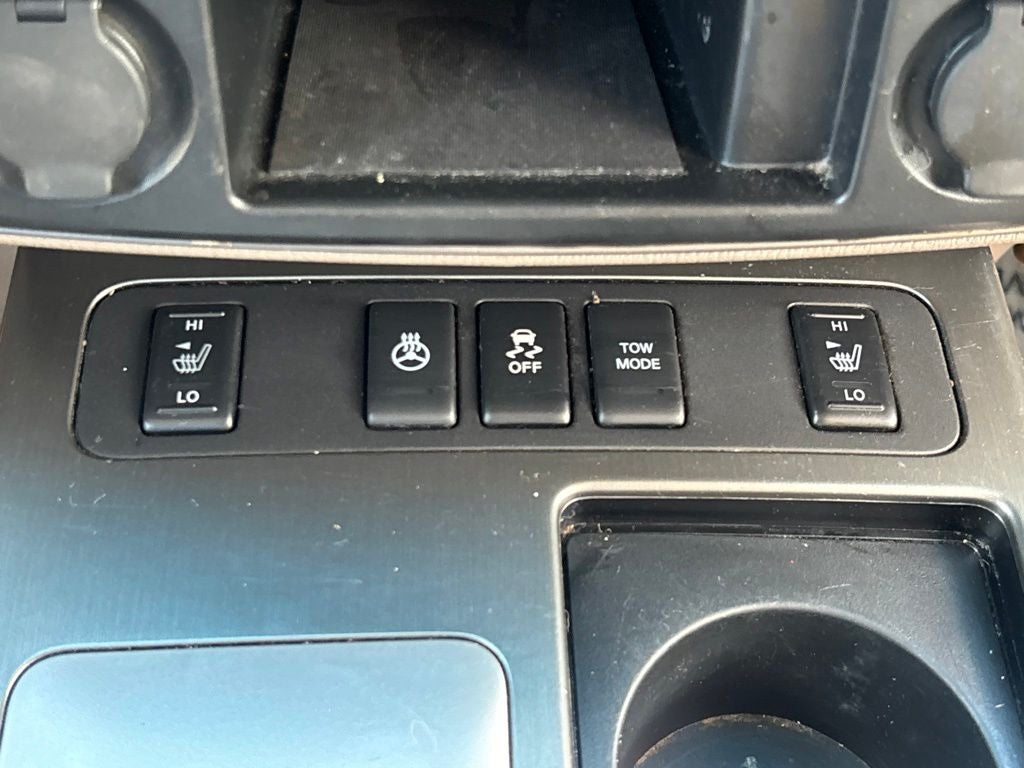 2014 Nissan Armada Platinum