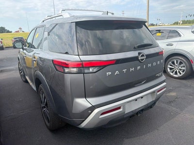 2023 Nissan Pathfinder Platinum