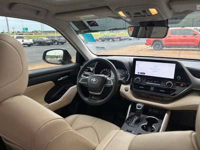 2024 Toyota Highlander XLE