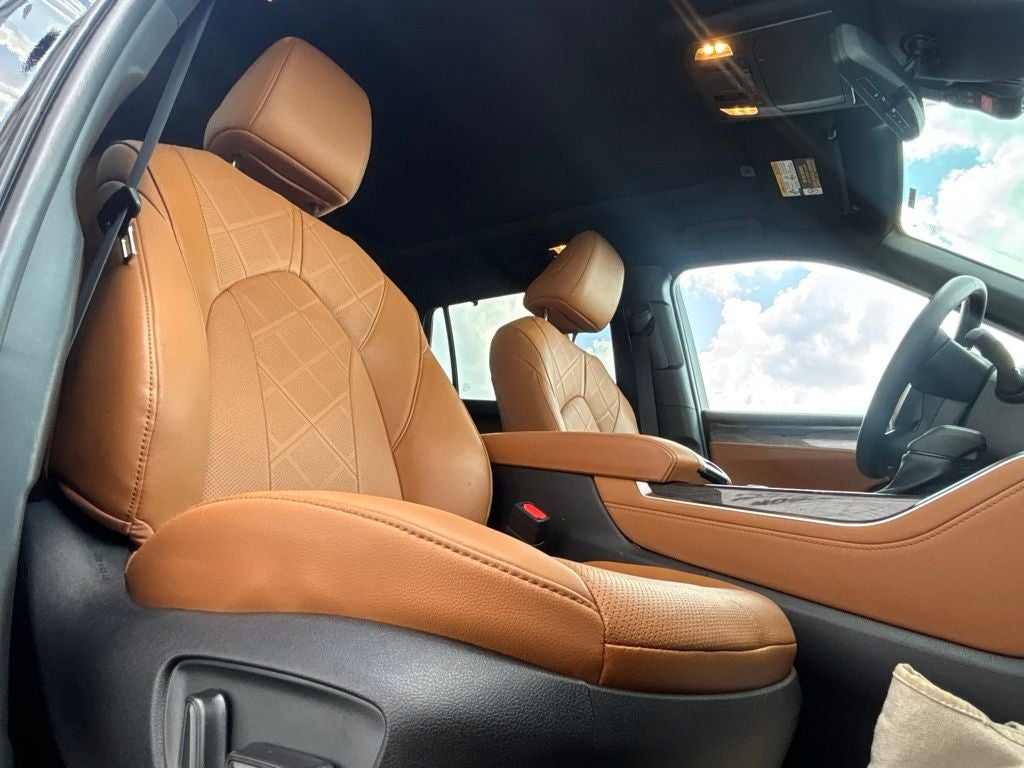 2025 Toyota Highlander Platinum