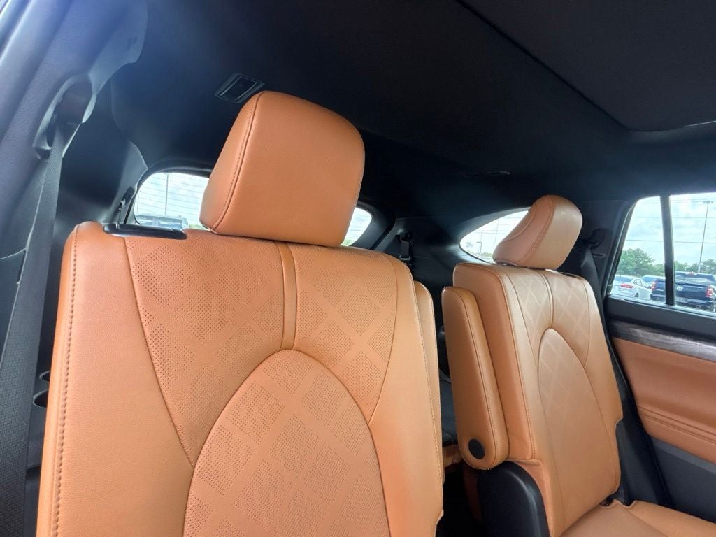 2025 Toyota Highlander Platinum