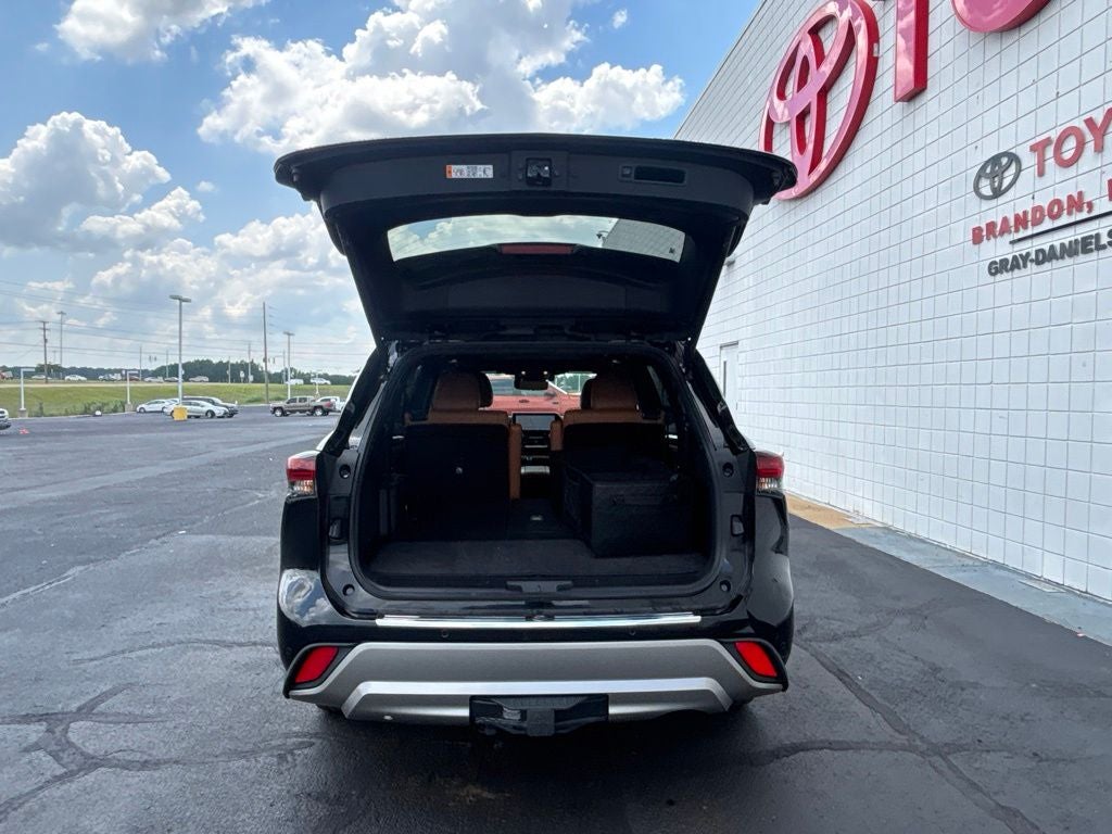 2025 Toyota Highlander Platinum