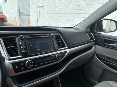 2016 Toyota Highlander XLE V6