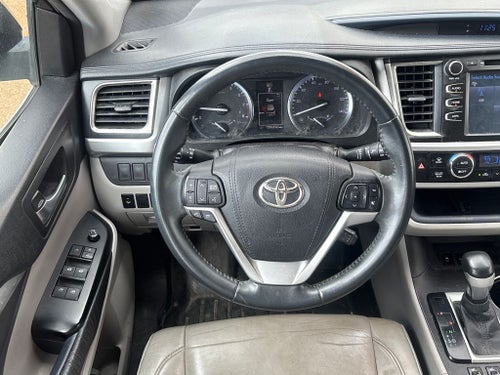 2016 Toyota Highlander XLE V6