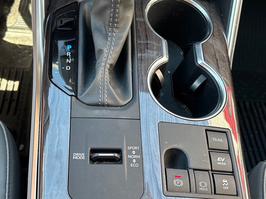 2026 Toyota Highlander Hybrid Limited