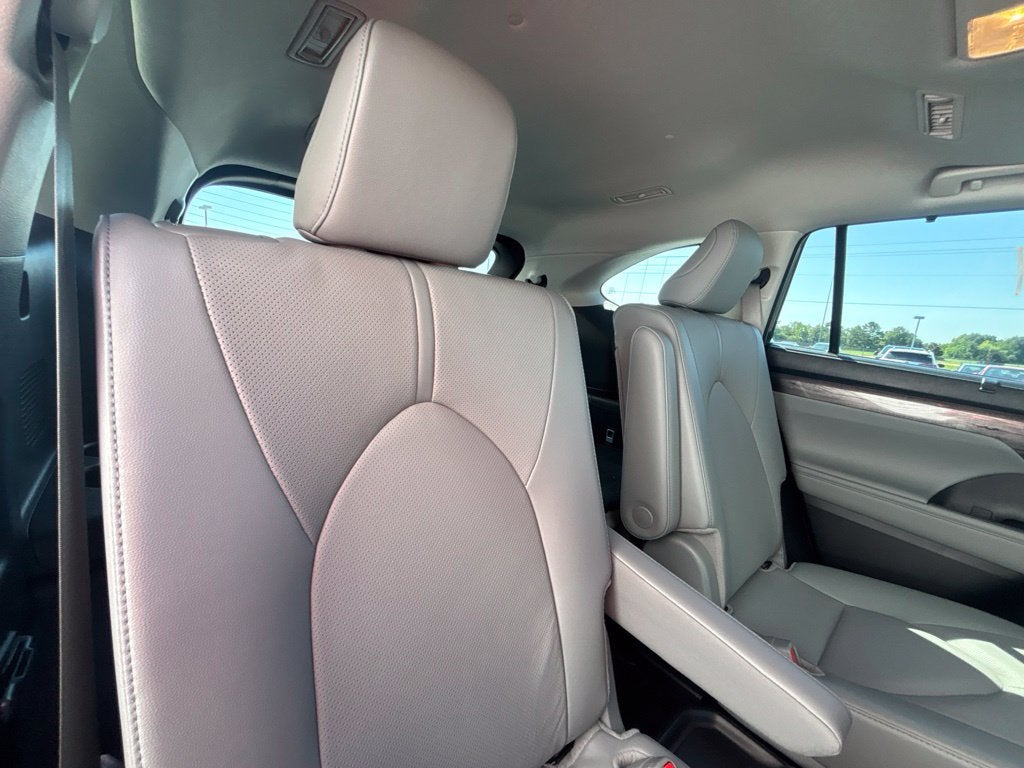 2026 Toyota Highlander Hybrid Limited