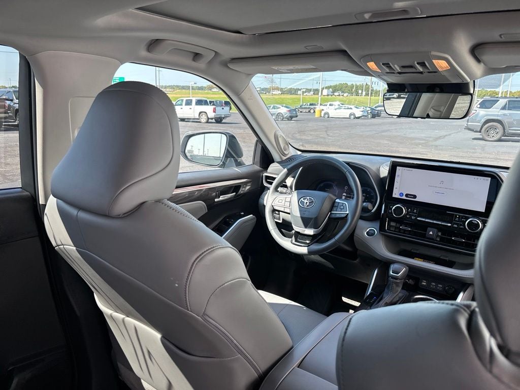 2026 Toyota Highlander Hybrid Limited