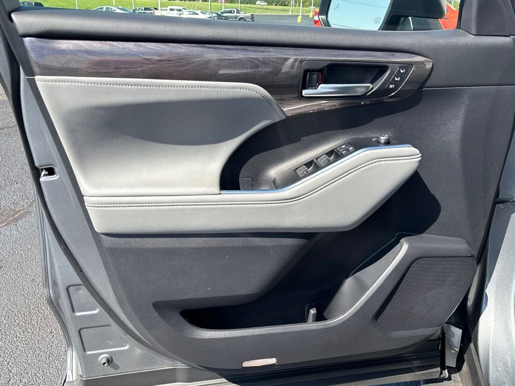 2026 Toyota Highlander Hybrid Limited