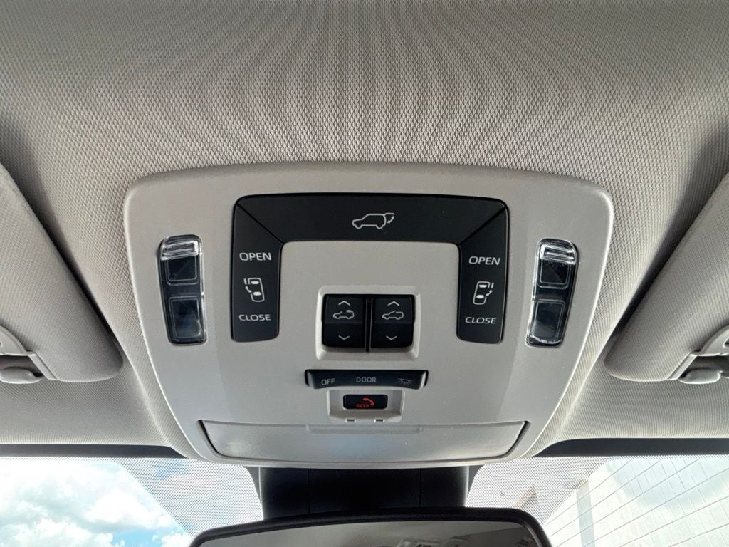 2026 Toyota Sienna XLE 8 Passenger