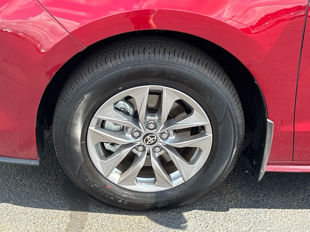 2026 Toyota Sienna XLE 8 Passenger