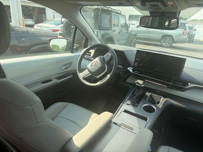 2026 Toyota Sienna XLE 8 Passenger
