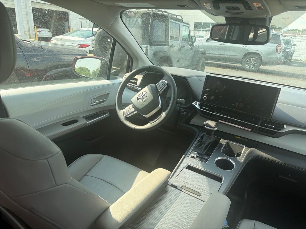 2026 Toyota Sienna XLE 8 Passenger