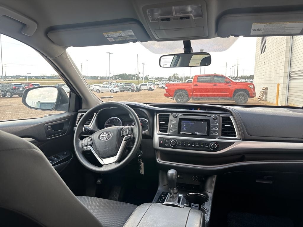 2016 Toyota Highlander LE