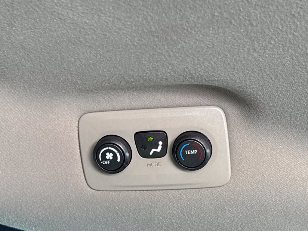 2014 Toyota Sienna L 7 Passenger